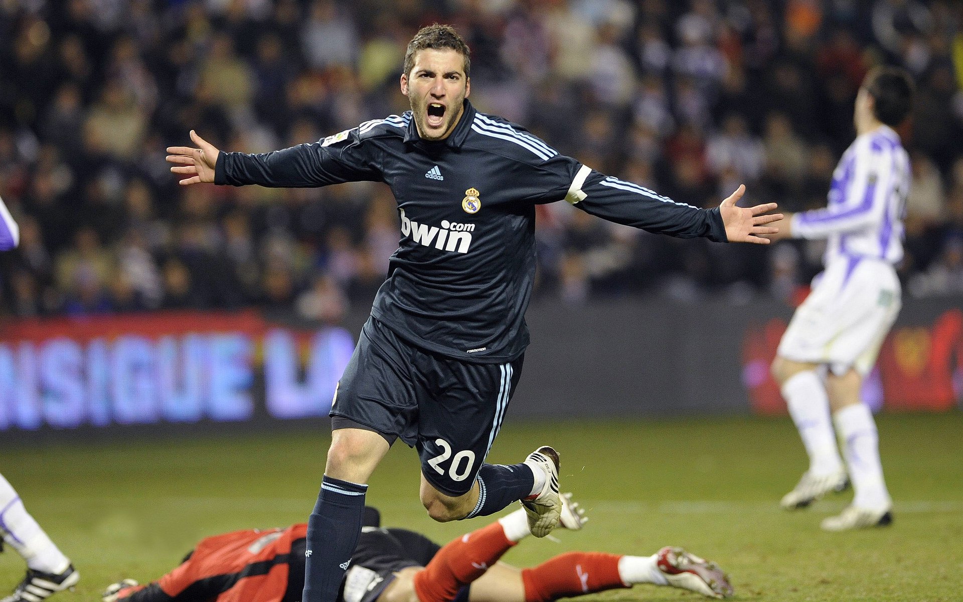 “法甲尾声阶段,豪门拼搏争夺最后荣誉”,法甲实力定位