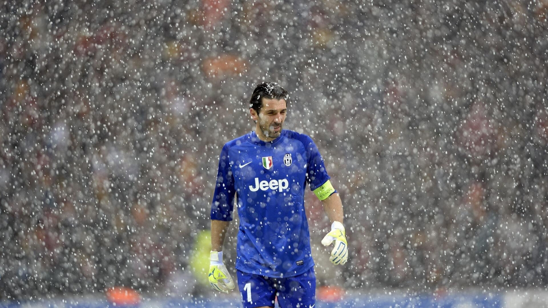 史上最激动人心“冠军决战”：全场燃爆的瞬间，冠军精彩